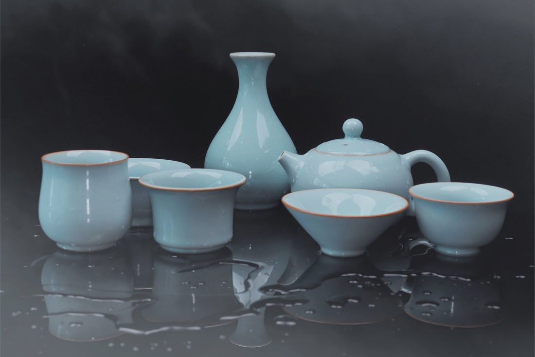 The leader of porcelain, the sky-blue glaze after the rain—Ru Ware.