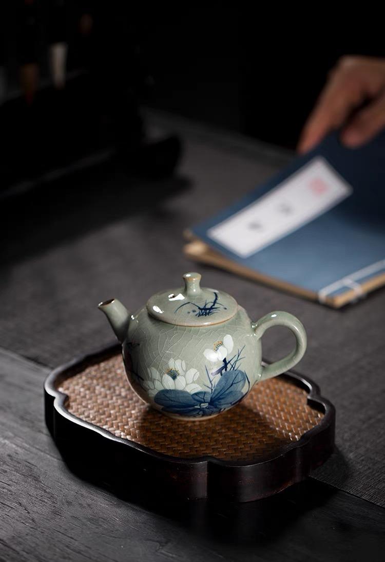 Jingdezhen Wood-Fired Kiln Old Clay Handmade Lotus Blue and White Underglaze Color Teapot.