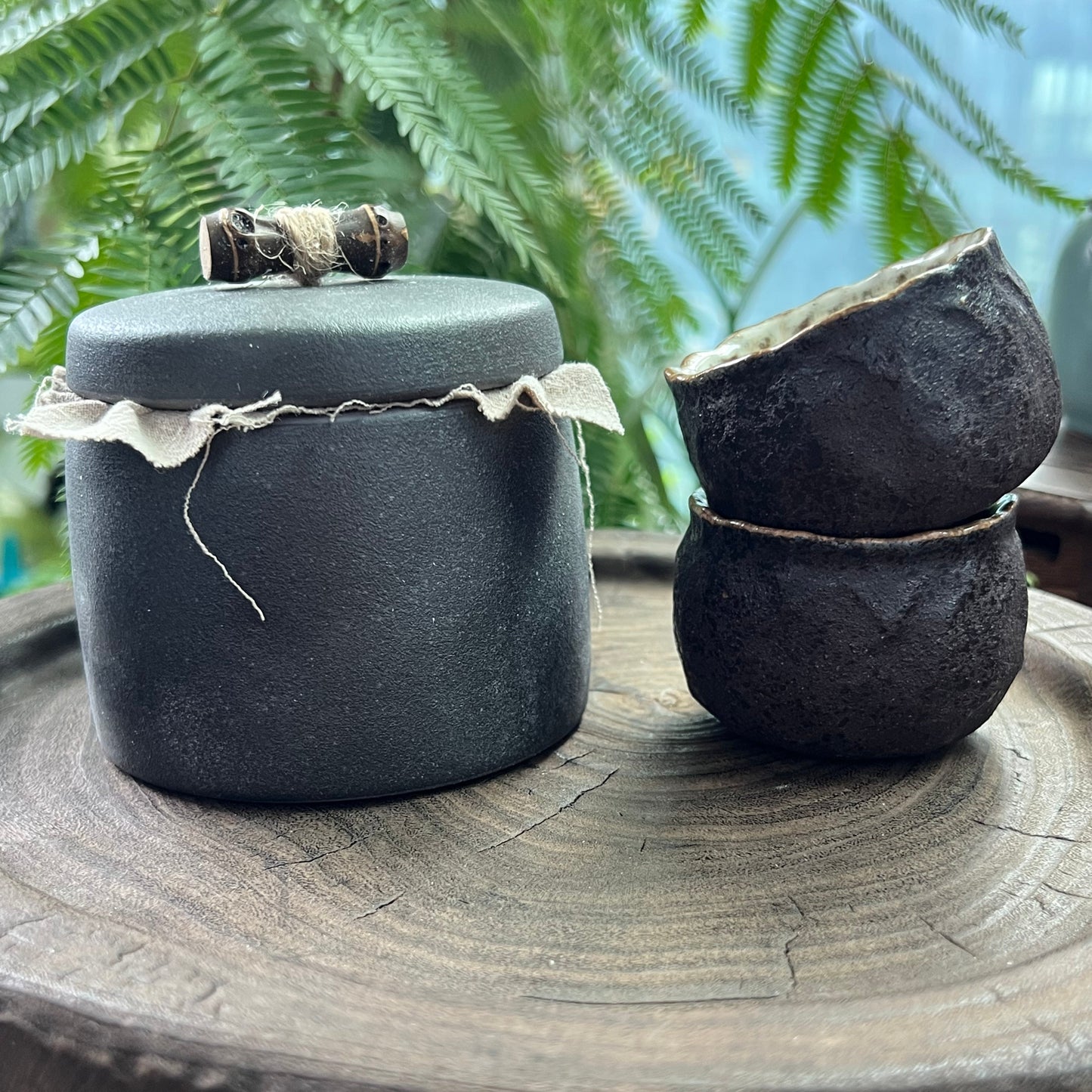 Retro Japanese Style Small Size Coarse PotteryTea Canister