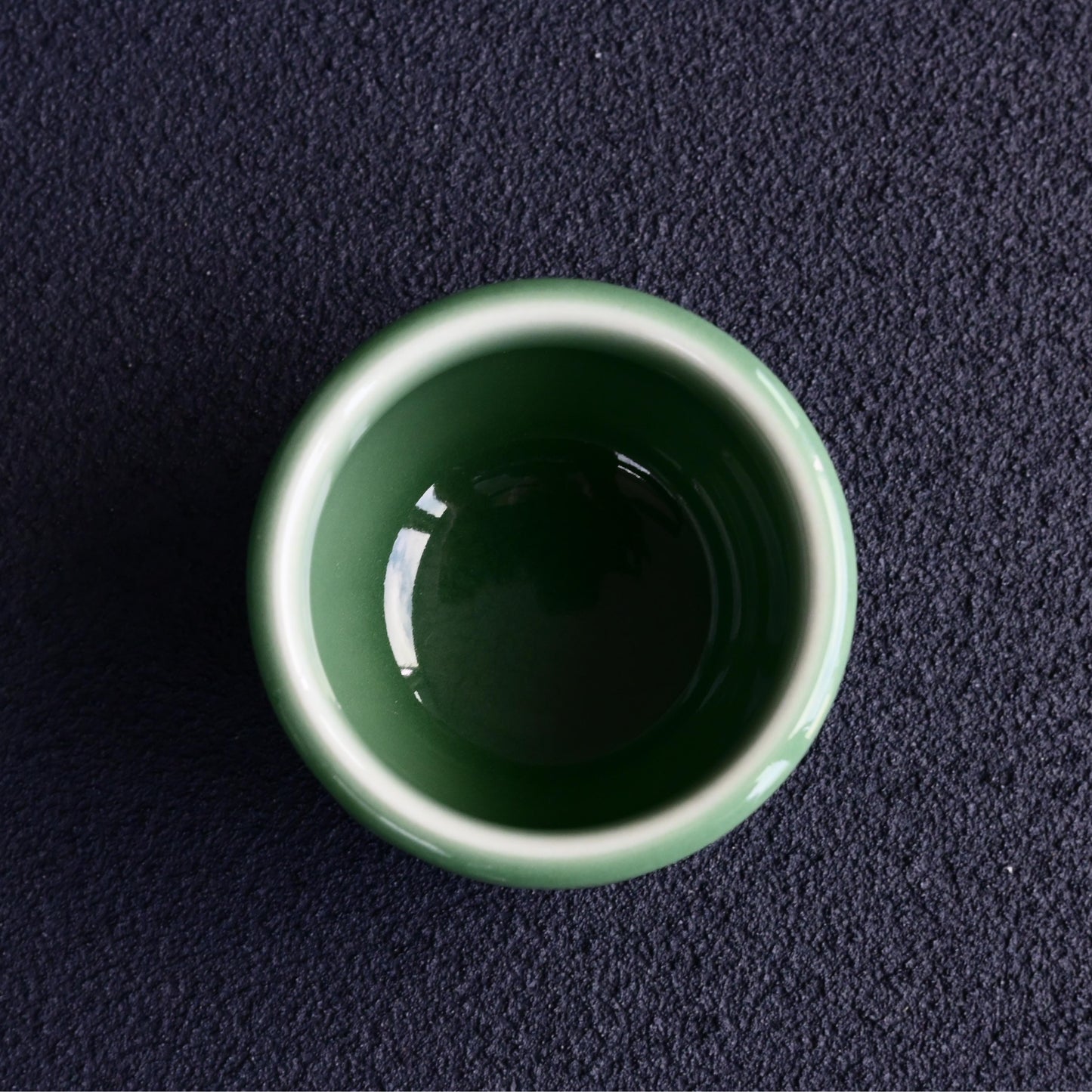 Longquan Celadon Plum Green Hand-Carved Fish and Algae Pattern Host Tea Cup