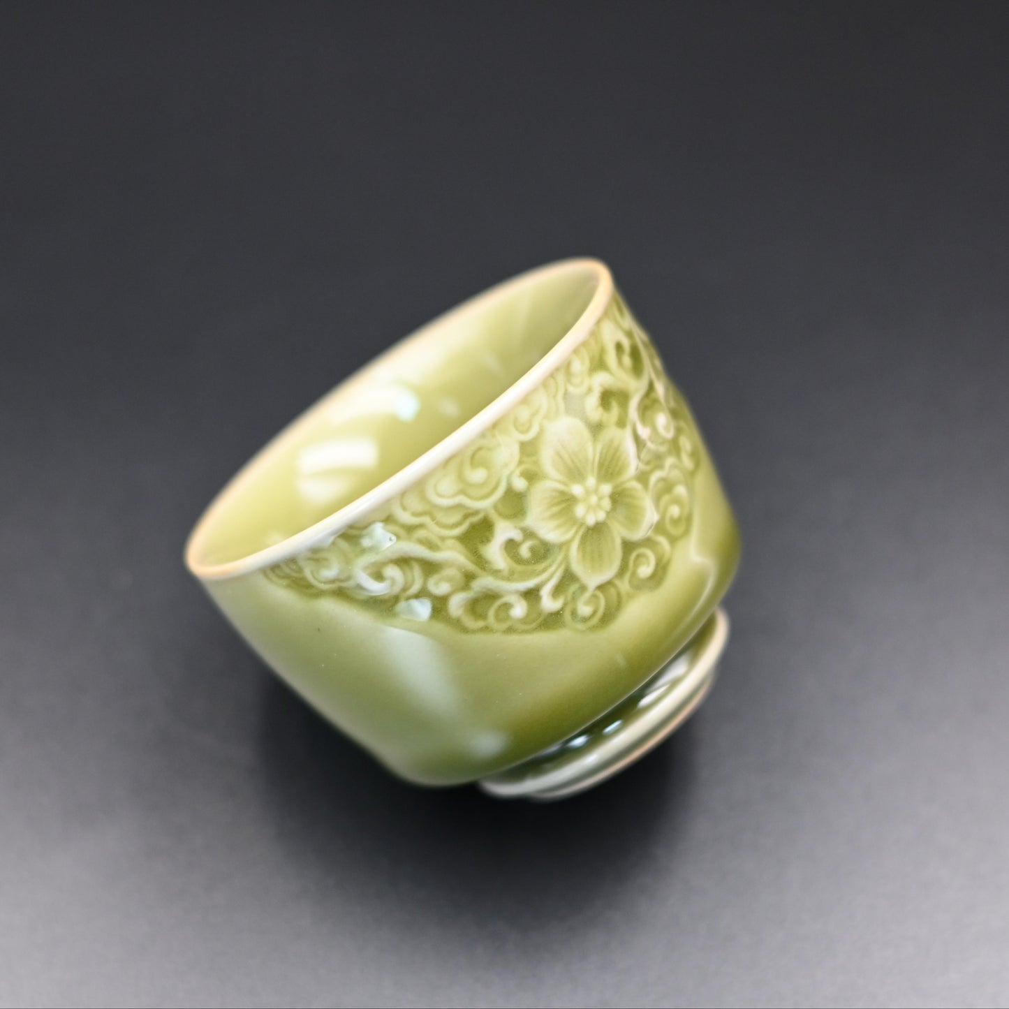 Longquan Celadon Hand-carved Flowers Underglaze Patterns Host Tea Cup