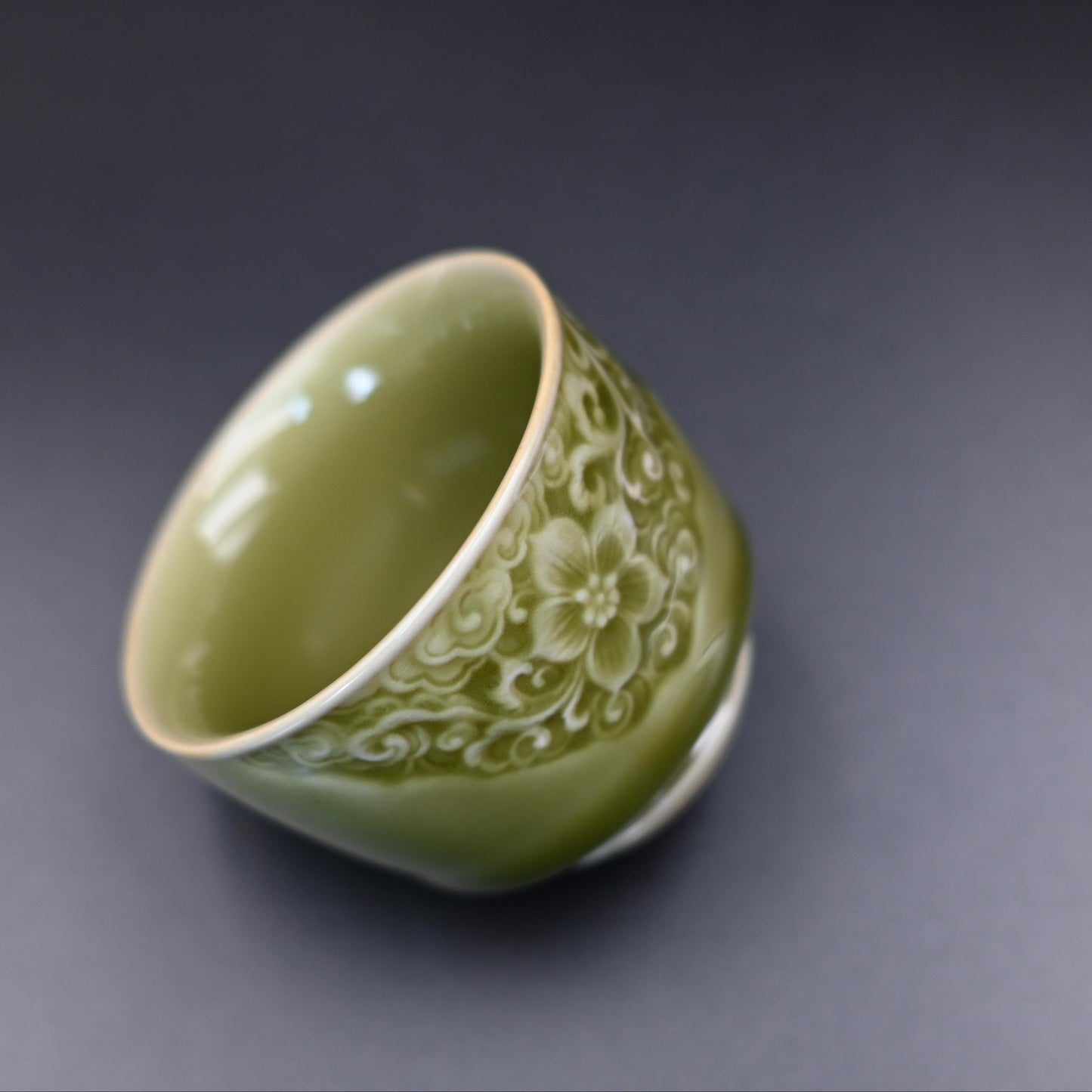 Longquan Celadon Hand-carved Flowers Underglaze Patterns Host Tea Cup