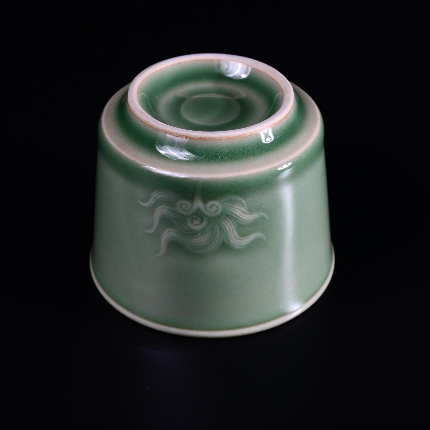 Longquan Celadon Martial Lion Design Hand-carved Host Tea Cup