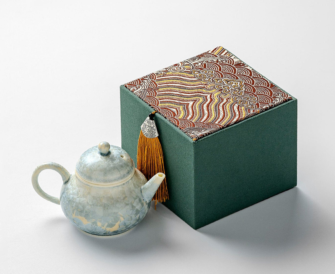 Kiln-change teapot, smoky cyan glaze teapot with crystal ice flower effect