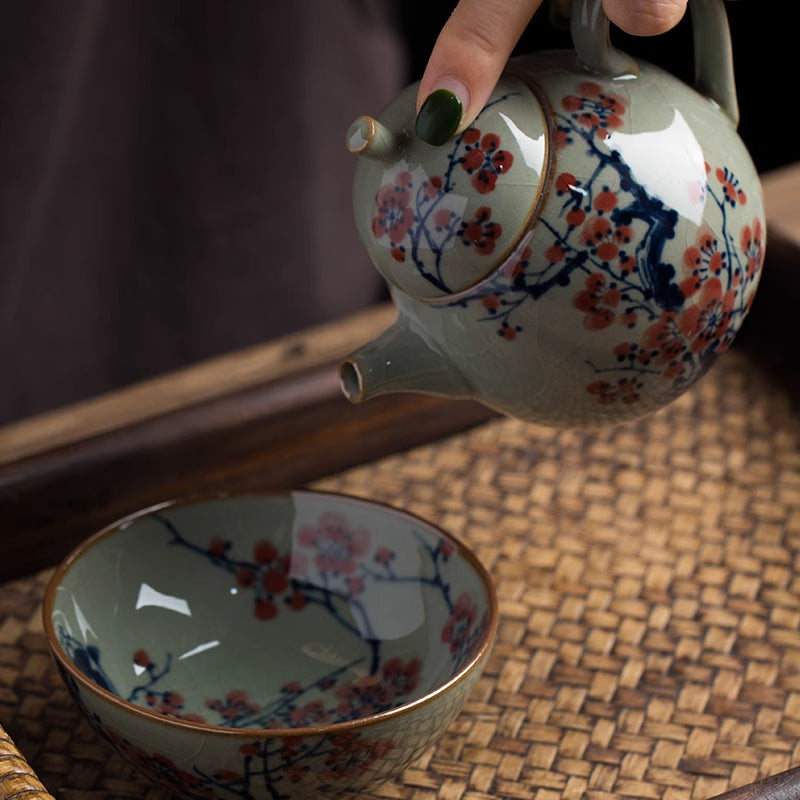 Jingdezhen Hand-Painted Plum Blossom Underglaze Pu-erh Tea Cup / Teapot