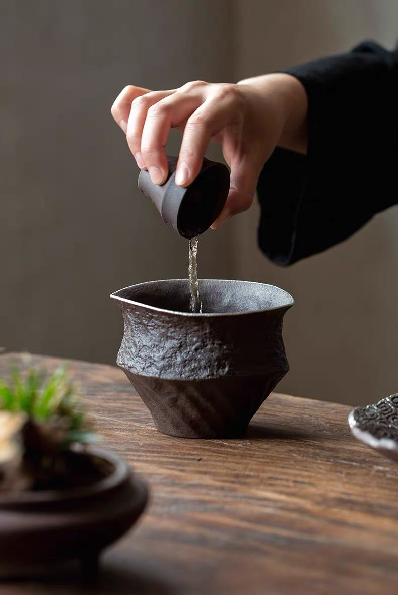 For collection tea rinsing water and tea leaves