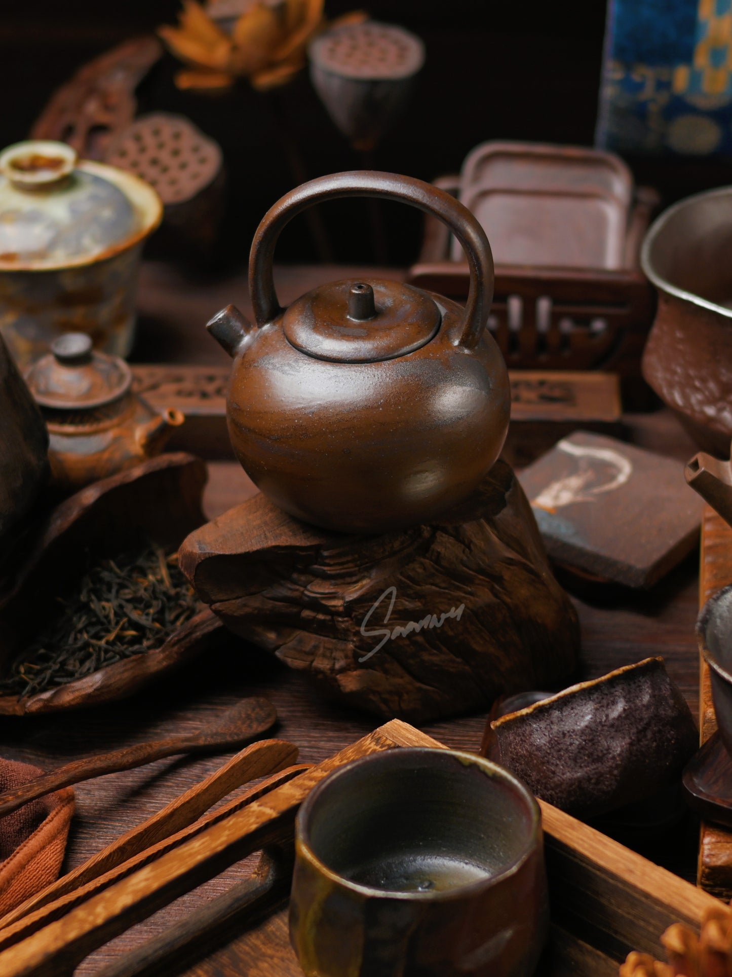 Retro Coarse Clay Arichaic Design Handle Teapot