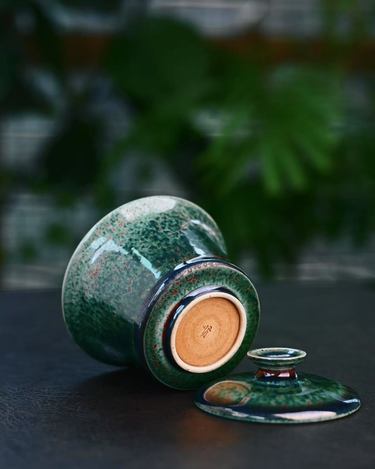 Green glaze ceramic gaiwan for oolong tea