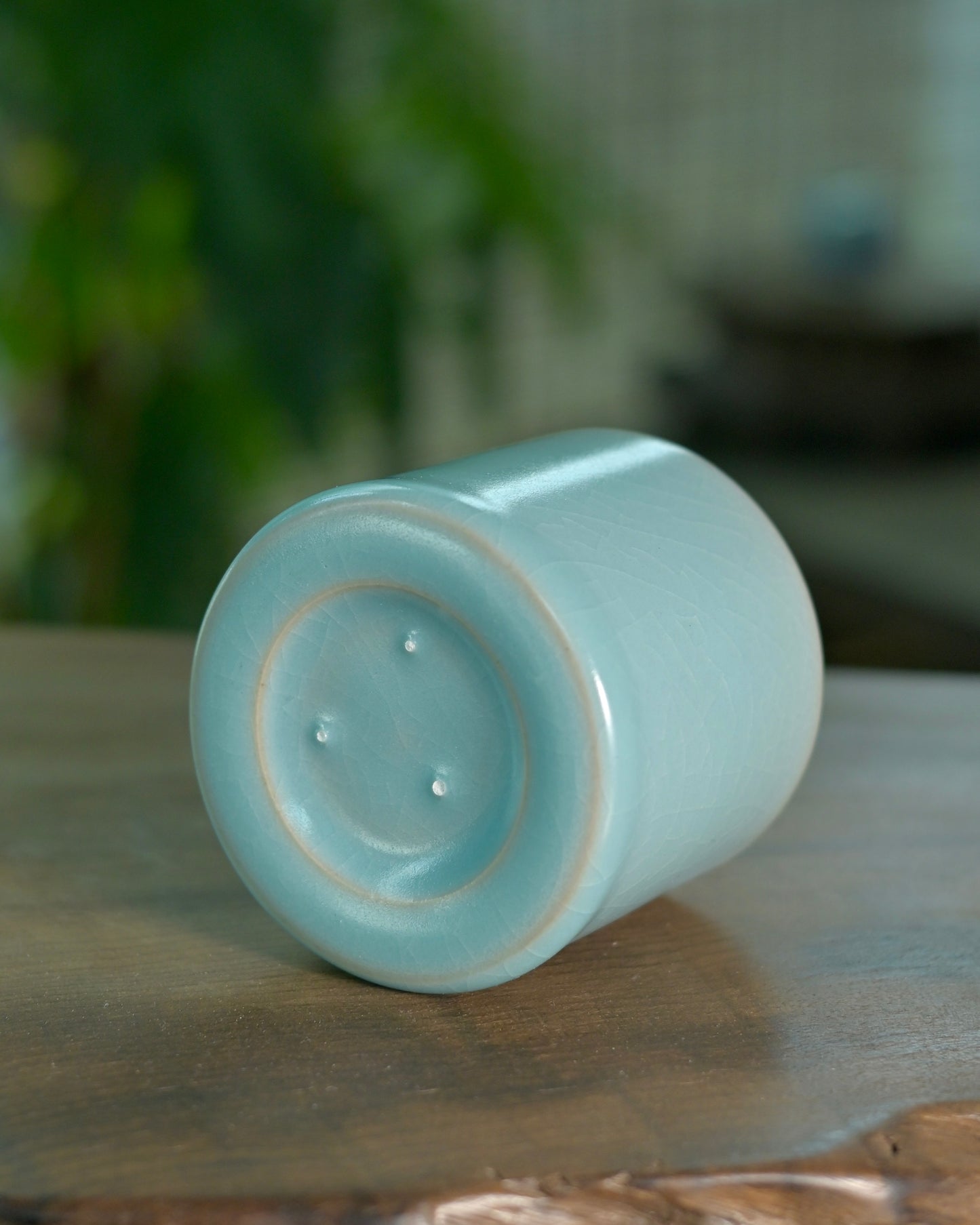 Northern Song Ru legacy embodied in contemporary functional tea vessel with imperial aesthetics