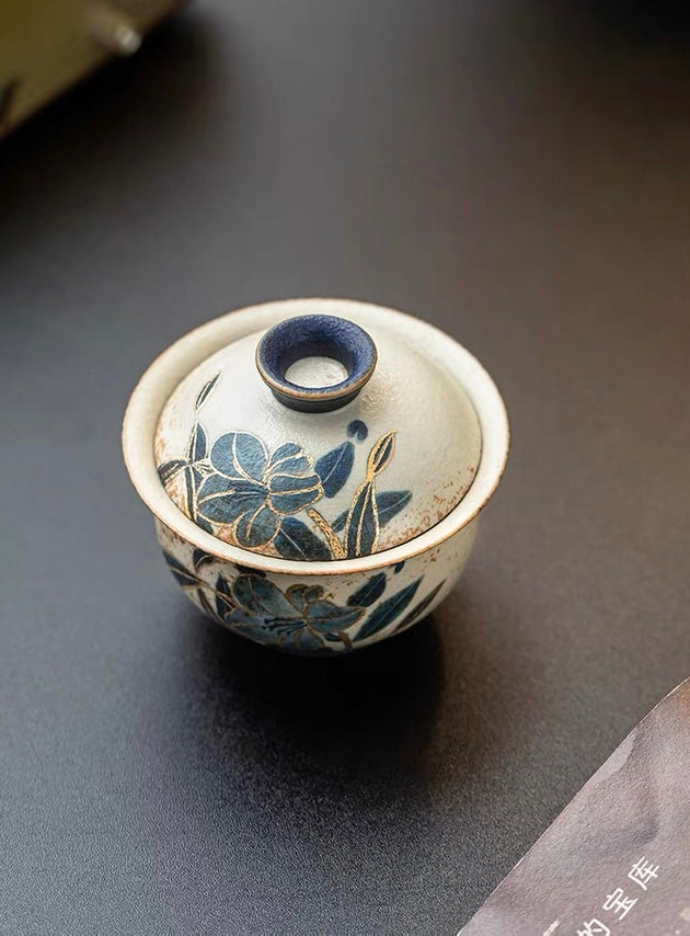 Old Clay Blue-and-White Volcanic Stone Style Caramel Glaze Gaiwan with Hand-Painted Daffodils Design