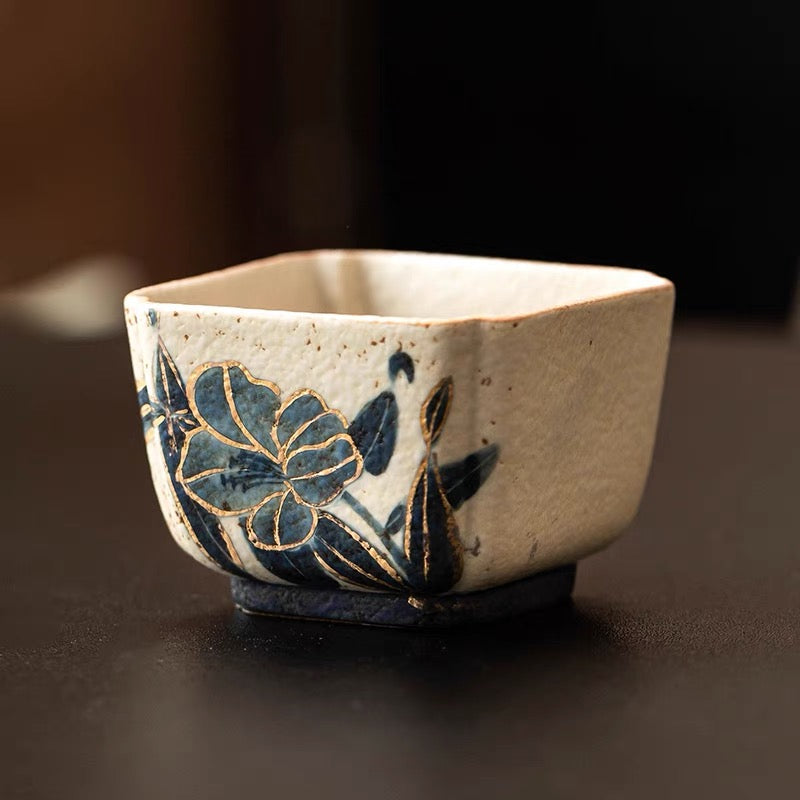 Old Clay Blue-and-White Volcanic Stone Caramel Glaze Square Cup with Hand-Painted Daffodils Design