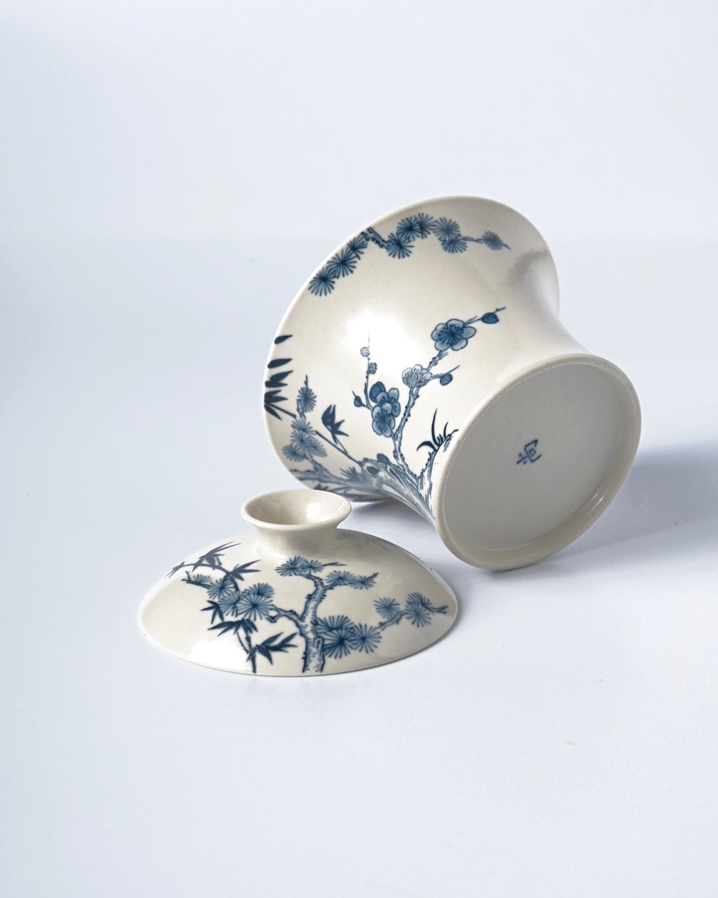 Hand-painted pine, bamboo, and plum patterns on porcelain Gaiwan