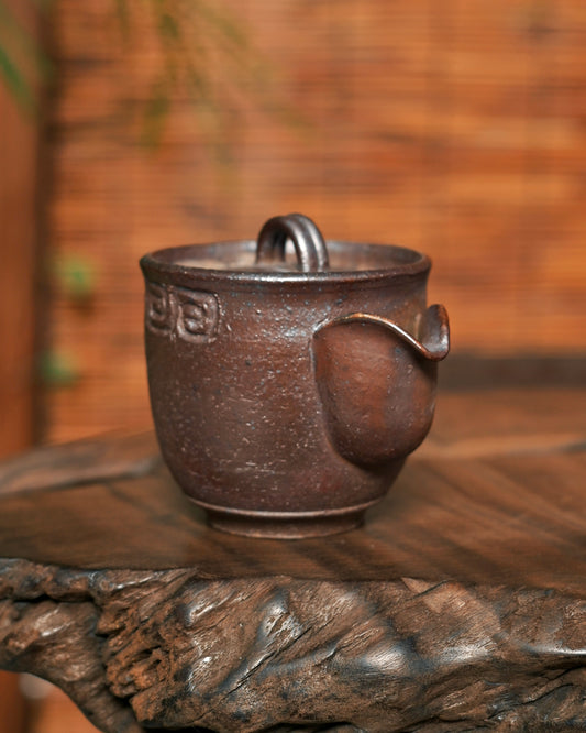 Traditional wood kiln ash glaze formed naturally during high-temperature firing