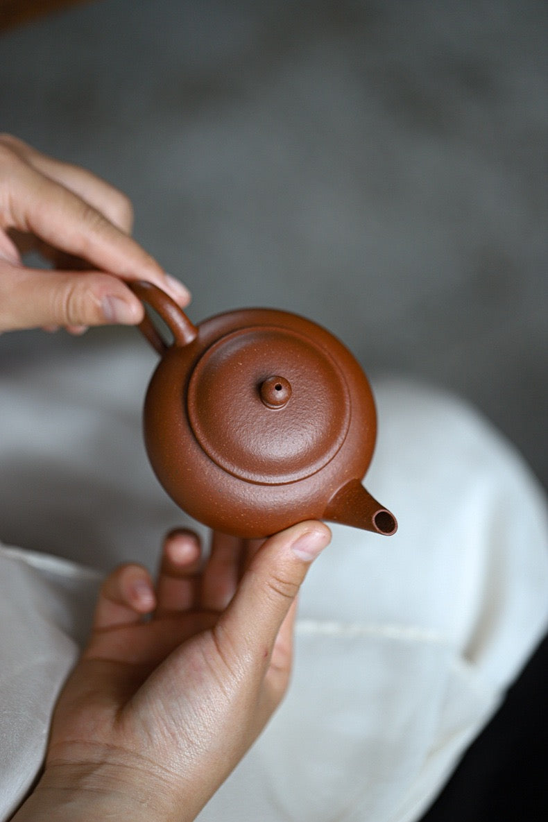 Accidentally discovered Jiangpo clay teapot, now rare due to mine being buried after road completion