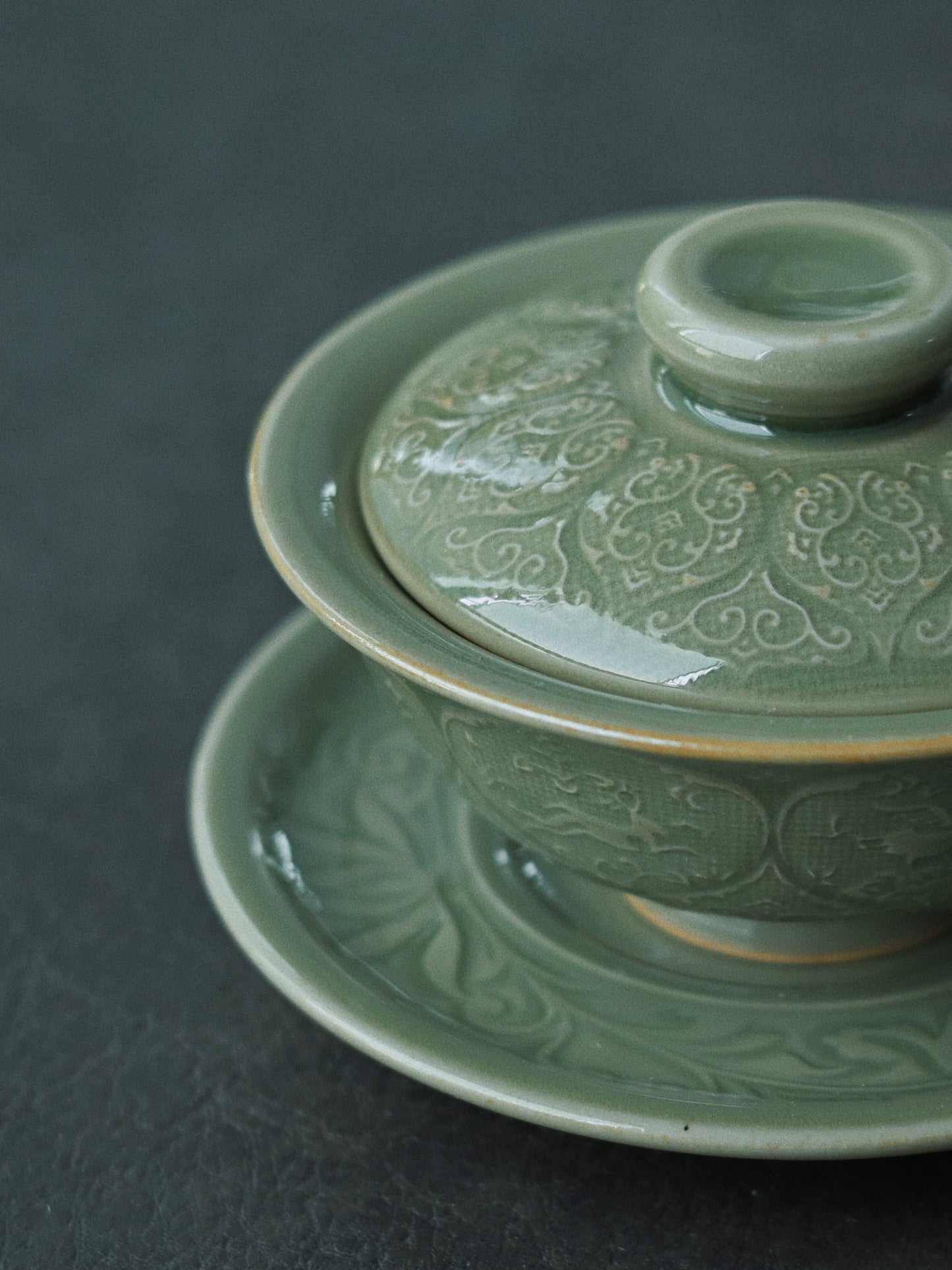 Longquan Celadon Vintage Glaze Relief-Carved Gaiwan Set