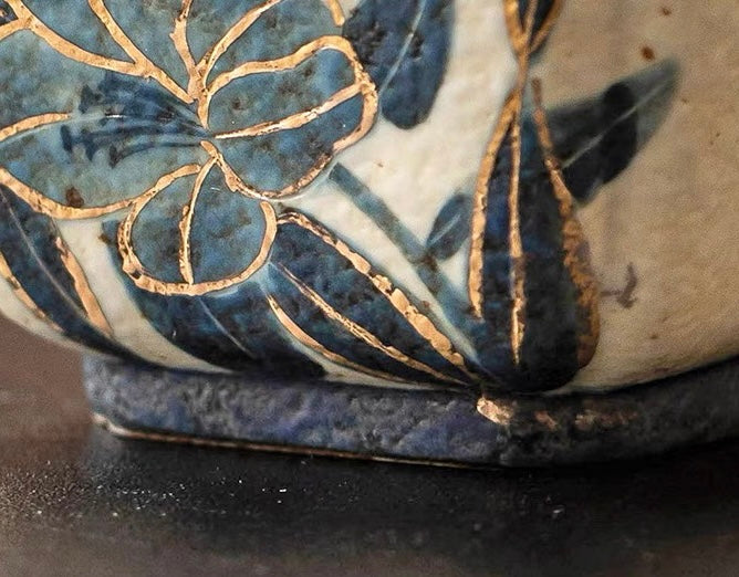 Old Clay Blue-and-White Volcanic Stone Caramel Glaze Square Cup with Hand-Painted Daffodils Design