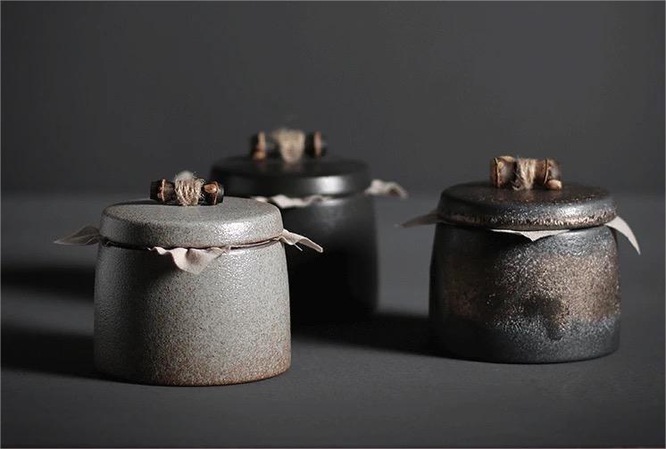Retro Japanese Style Small Size Coarse PotteryTea Canister