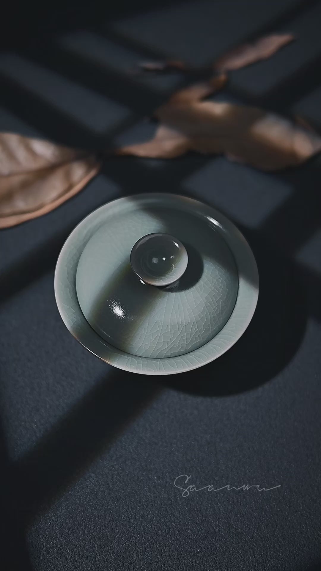 Saanwu Ru ware celadon crackled glaze gaiwan for tea ceremony