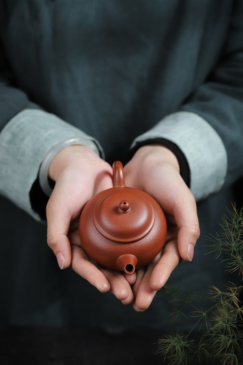 Semi-handmade gongfu teapot from accidentally discovered Jiangpo clay, now relatively rare material