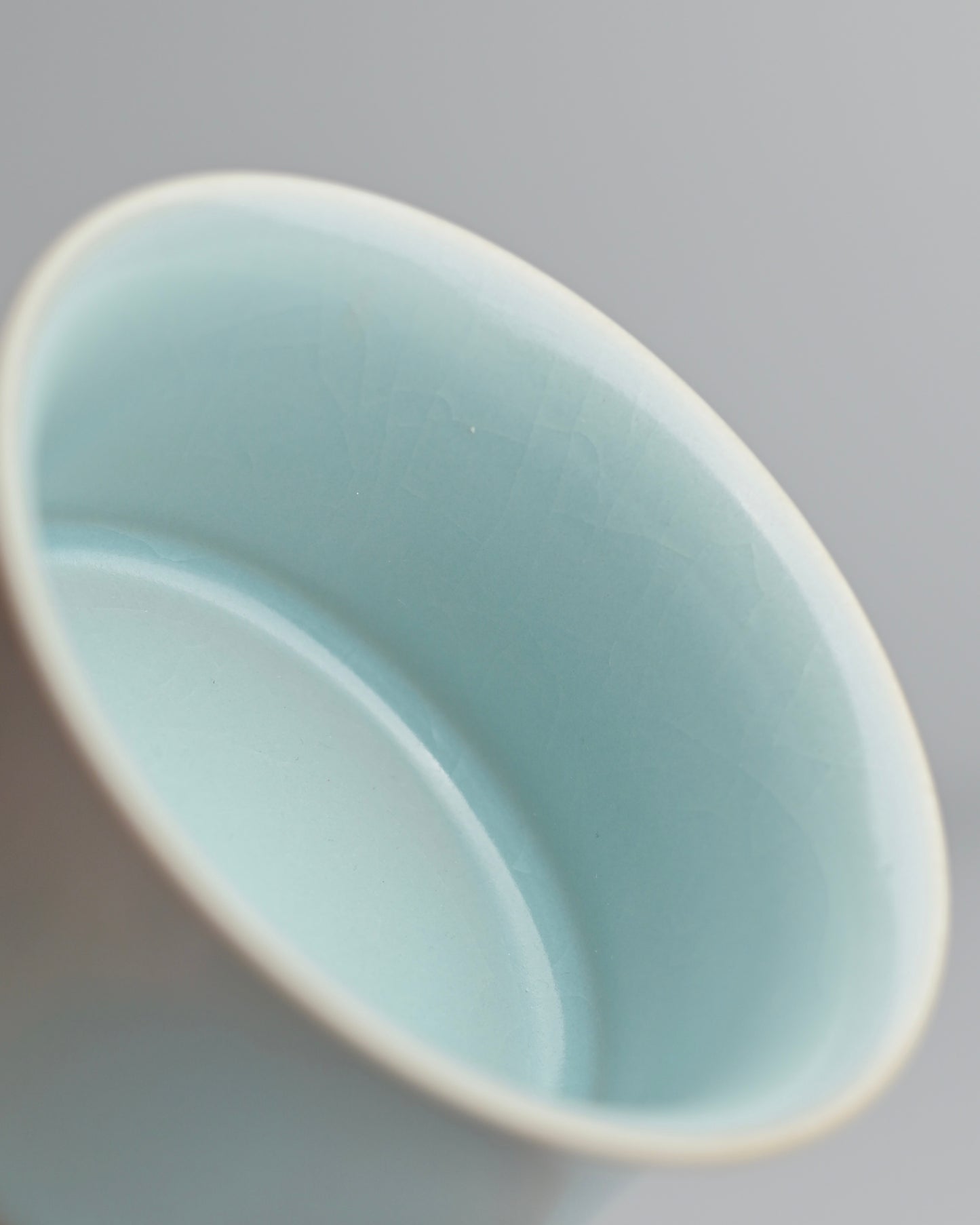 Ru Porcelain Vintage Glaze "Horse Shoe" Teacup