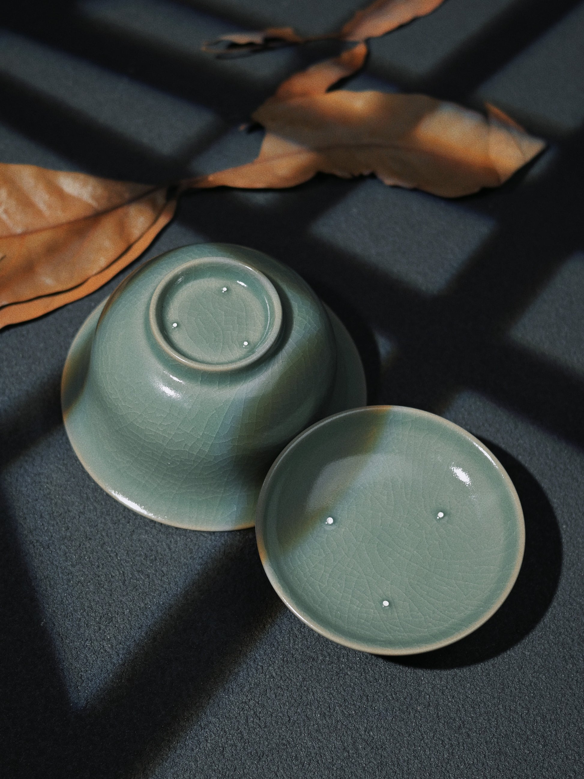 Saanwu Ru ware celadon crackled glaze gaiwan for tea ceremony