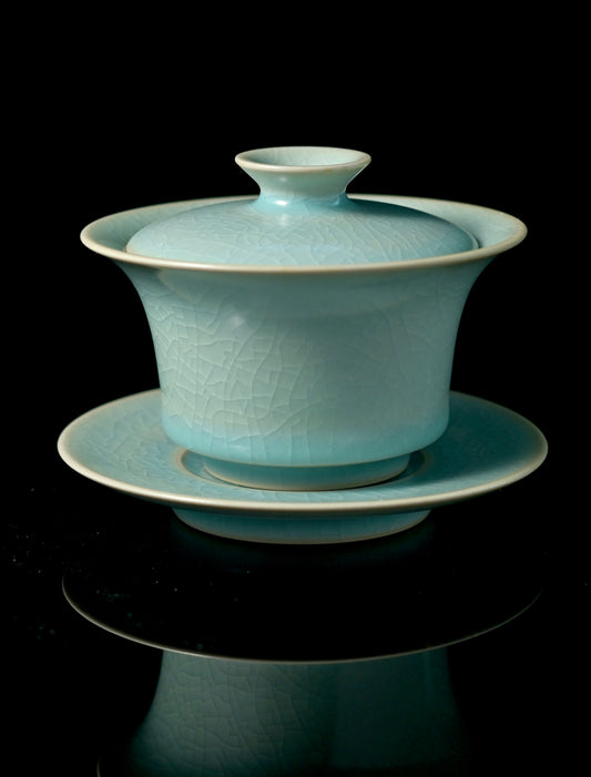 Ru ware celadon crackled glaze gaiwan
