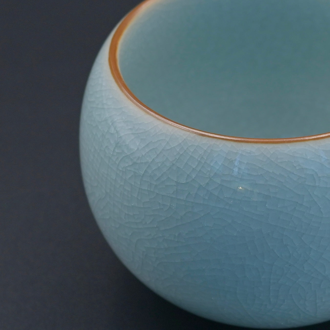 Large capacity Ru kiln dragon egg porcelain cup with sky blue glaze and ice cracks pattern for Gongfu tea