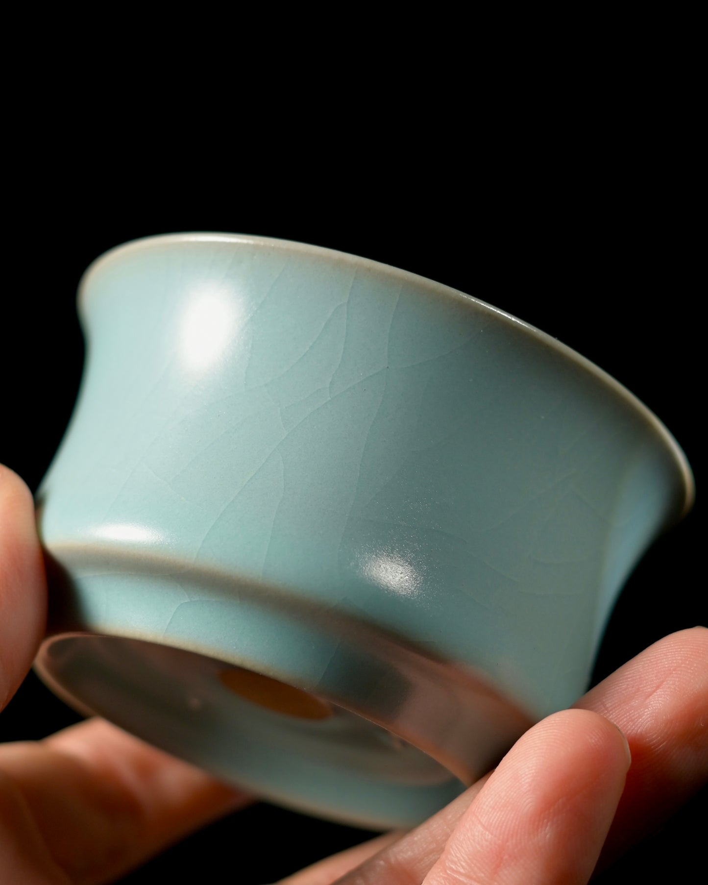 Ru Porcelain Vintage Glaze "Horse Shoe" Teacup