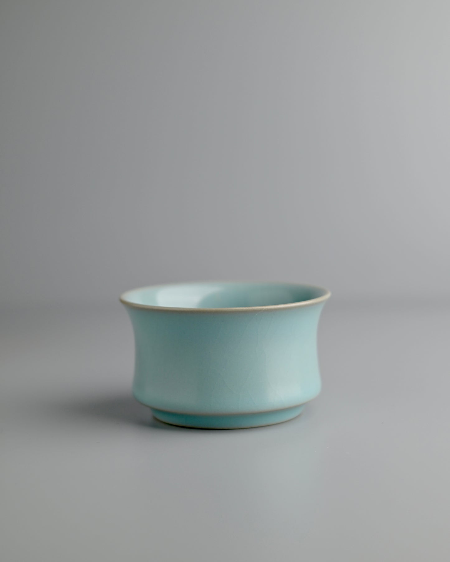 Ru Porcelain Vintage Glaze "Horse Shoe" Teacup