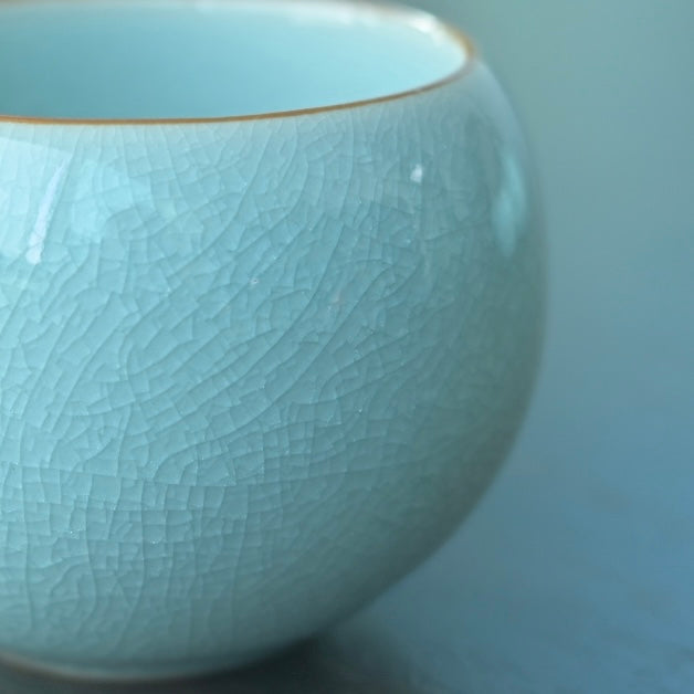 Authentic Chinese Ru ware teacup with crab-claw cracked glaze pattern, large capacity