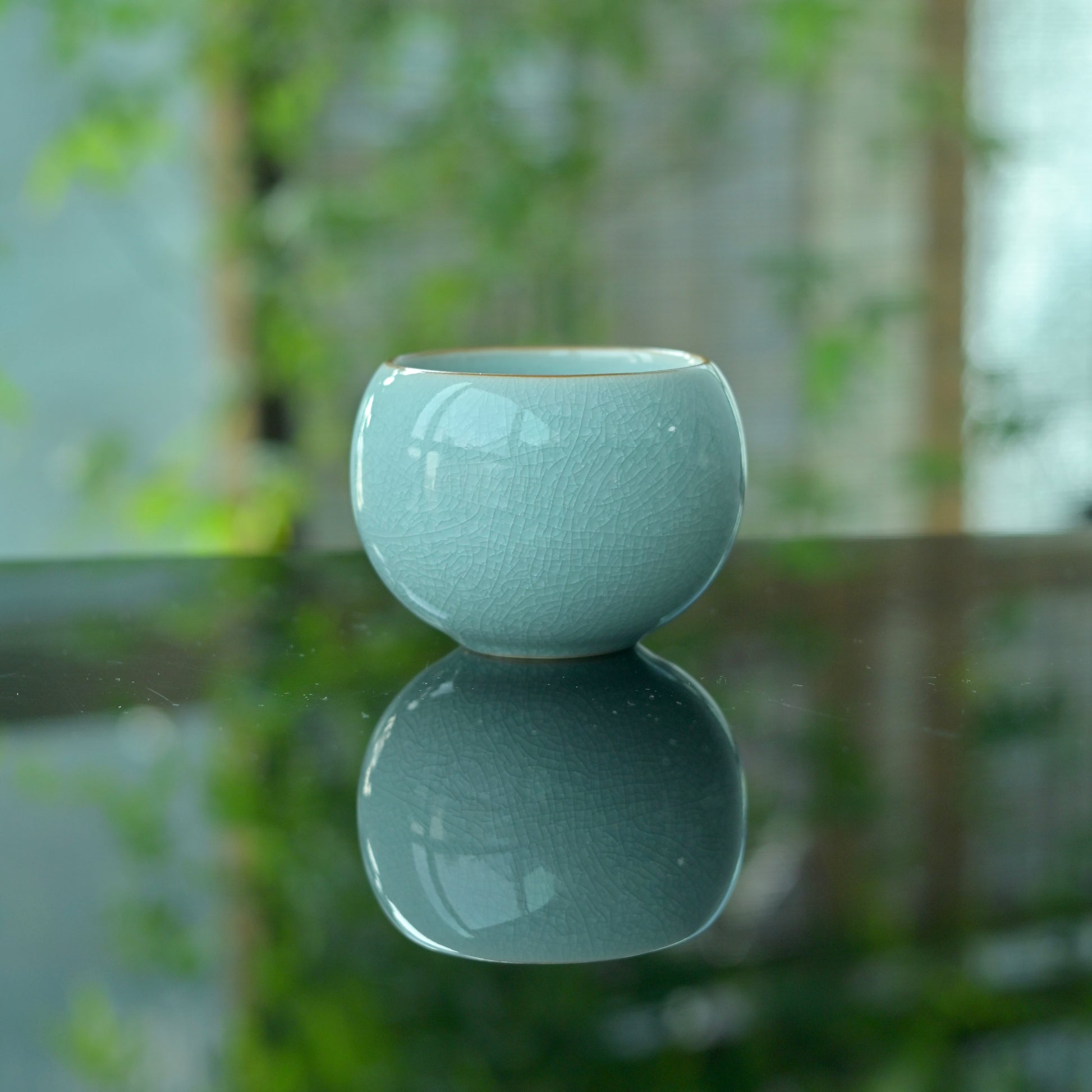 Handcrafted Ru Kiln 'Dragon Egg' Teacup with Crab-Claw Crackle Glaze – 300ml large capacity celadon cup featuring traditional crackled 'crab-claw' patterning