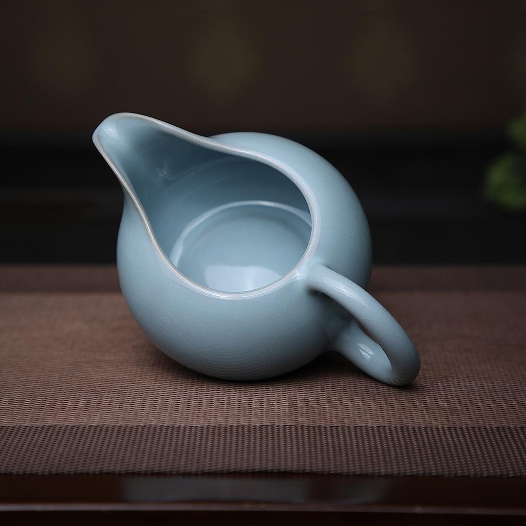 Ru ware gongdao cup with pin-fired technique for tea pitcher uses