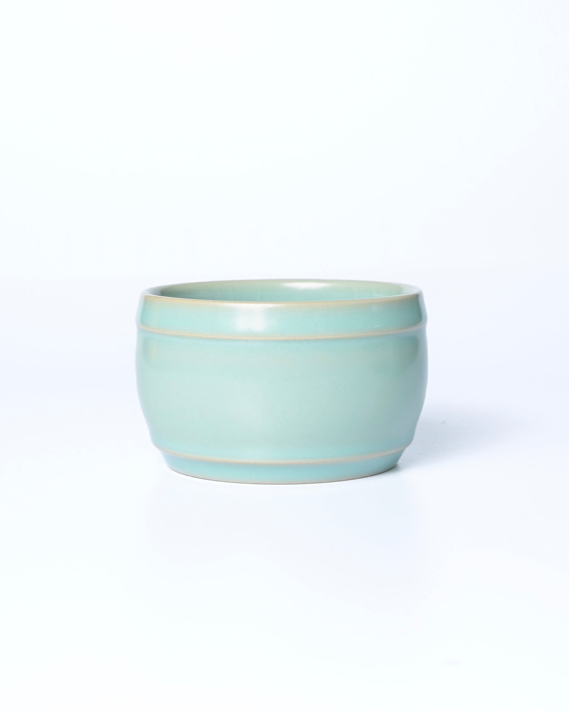 Authentic Ru ware craftsmanship using ancient official kiln techniques