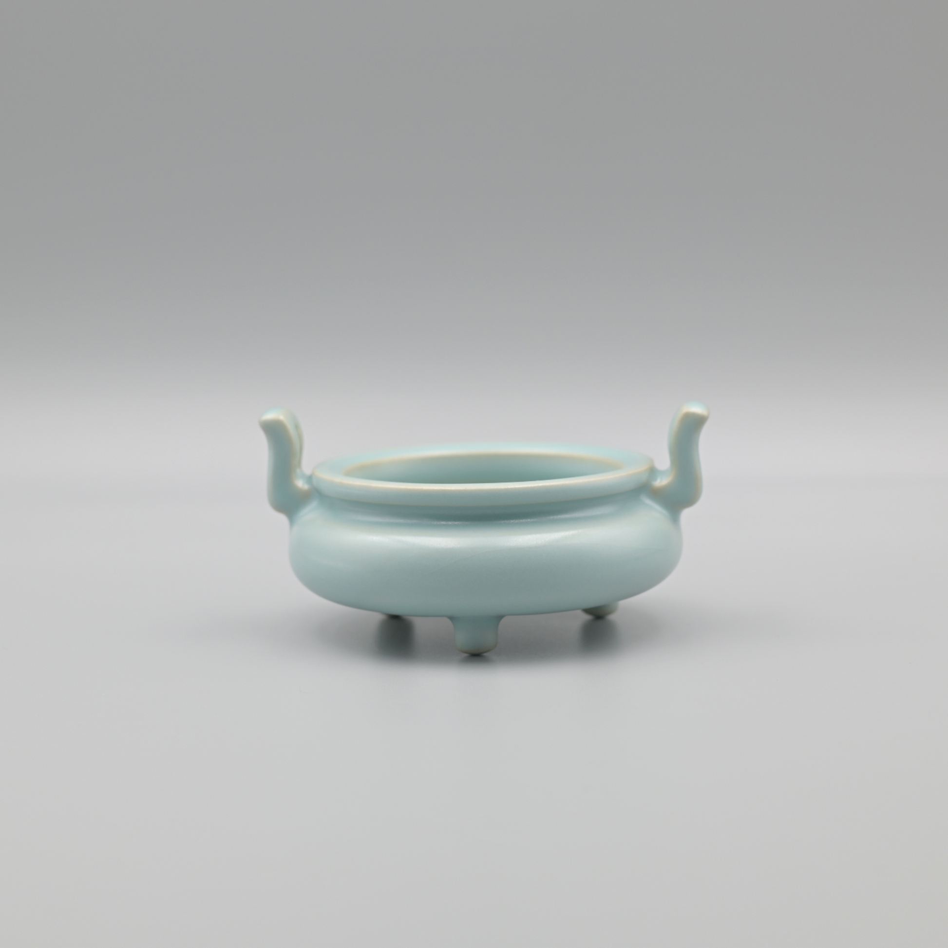 Ru ware sky-blue incense burner with classic Song dynasty aesthetics