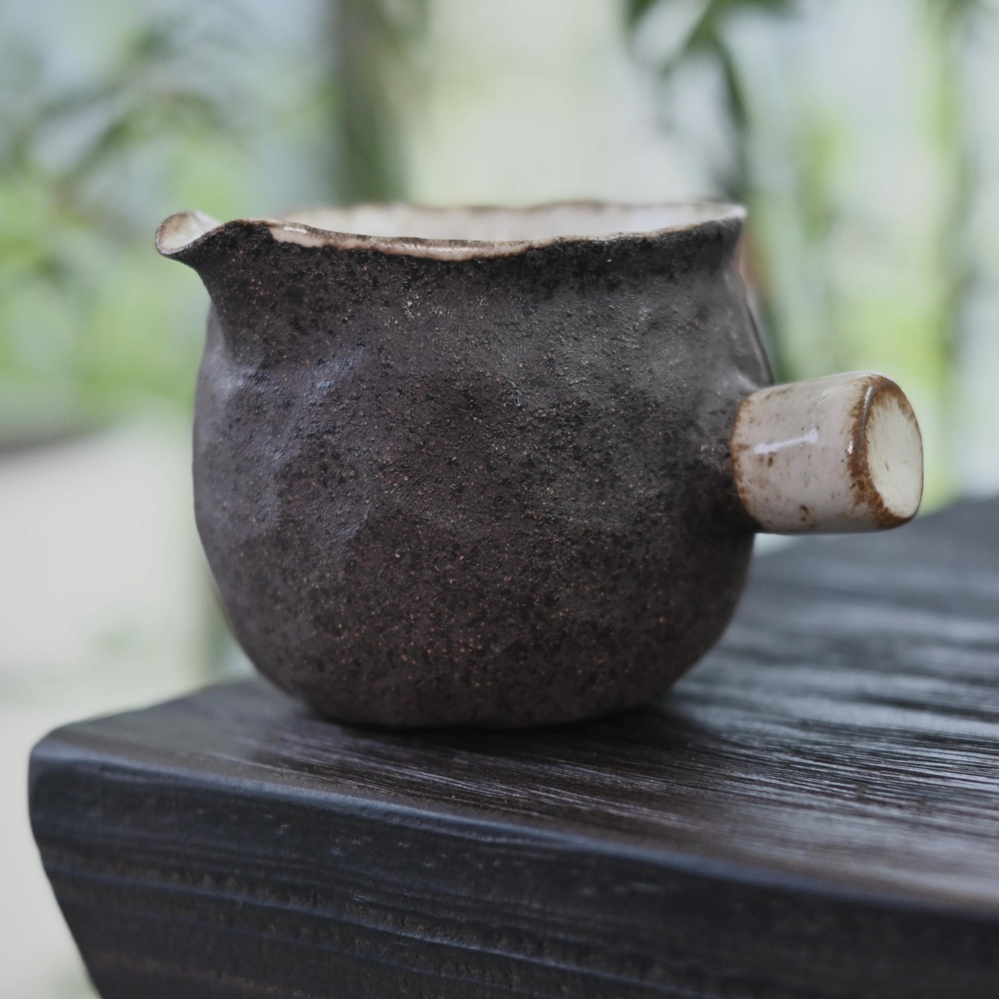 Japanese retro design side-handle tea pitcher