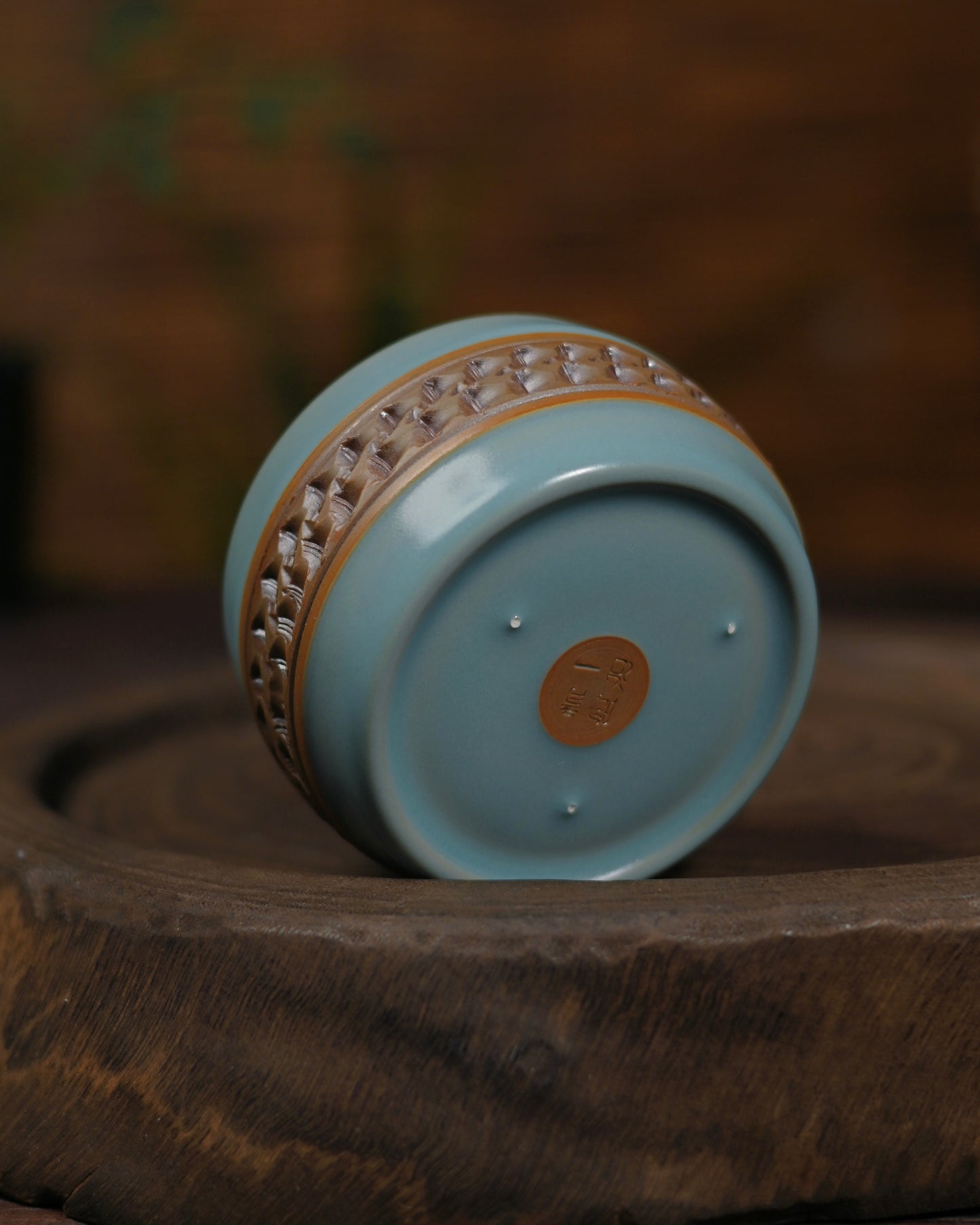 Five Great Kilns Ru porcelain cup with hand-carved decoration and flawless sky-blue glaze surface