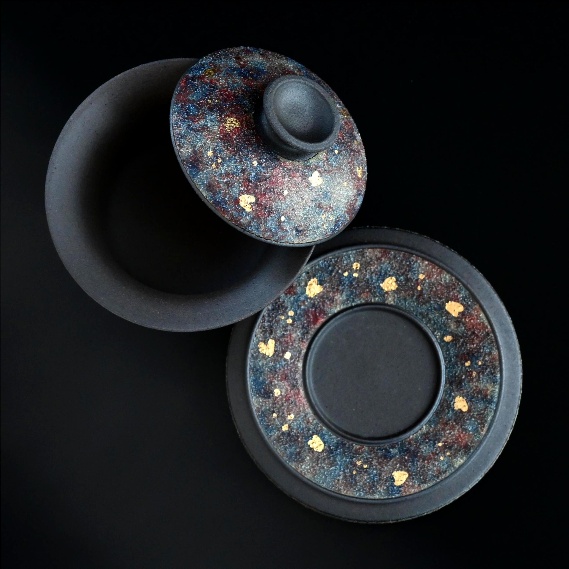 Gift-grade Yixing purple clay gaiwan adorned with natural mineral gold accents, showcasing exceptional craftsmanship and material excellence.