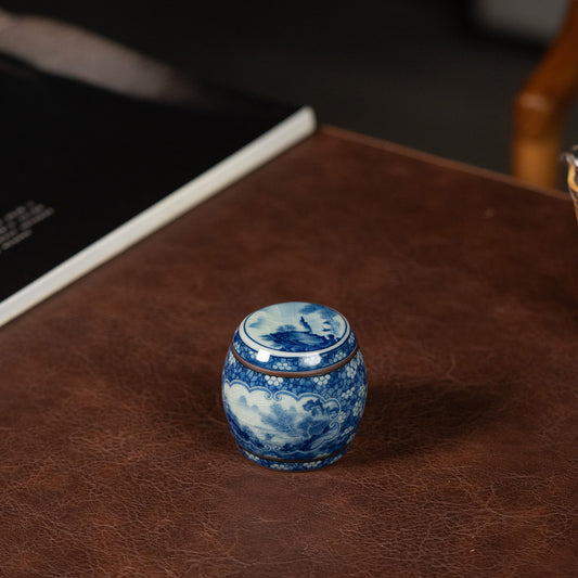 War drum form gai zhi (lid rest) featuring broad flattened body and recessed top surface for securing lid knob