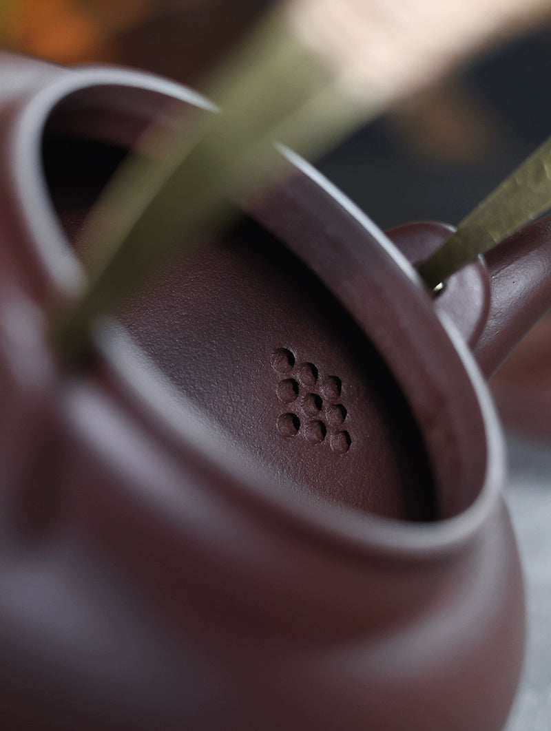 Traditional Chinese purple clay tea pot, oversized 1050ml