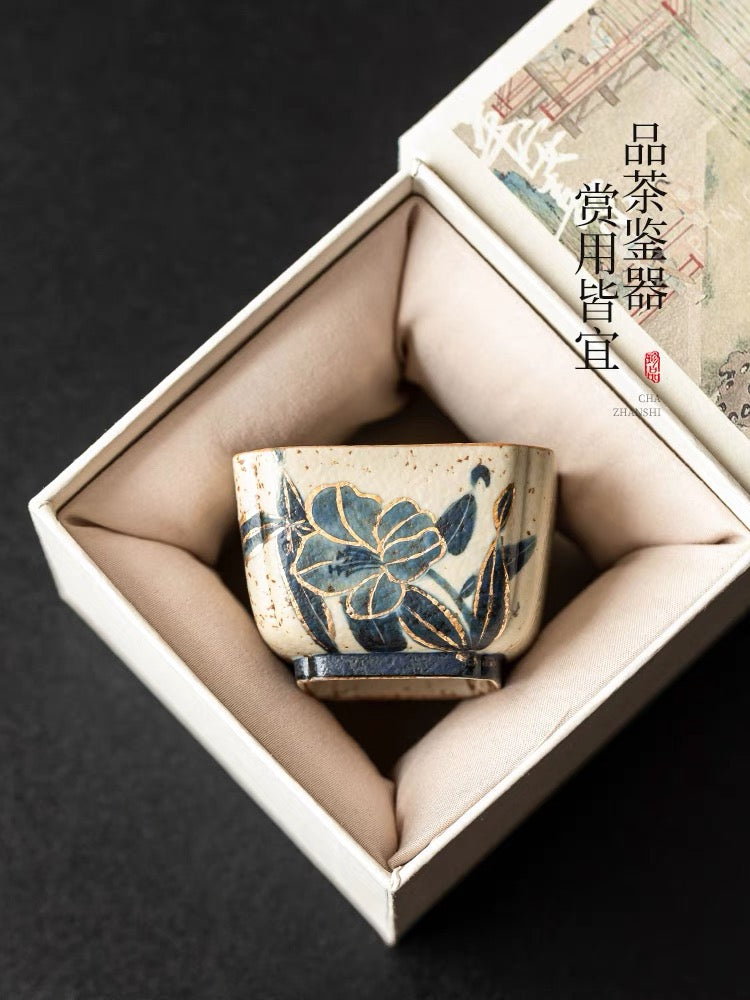 Old Clay Blue-and-White Volcanic Stone Caramel Glaze Square Cup with Hand-Painted Daffodils Design