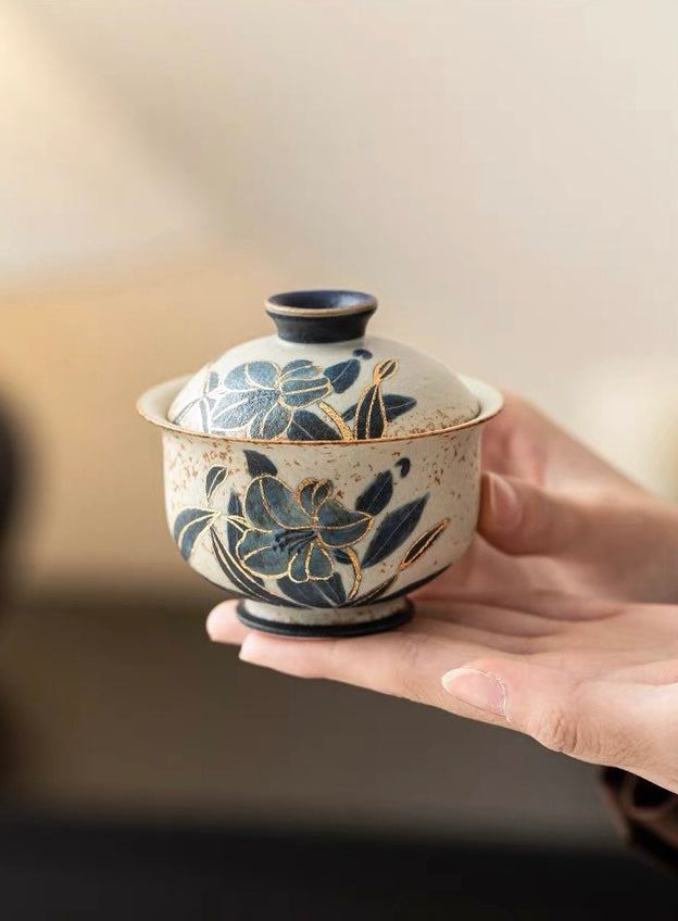 Old Clay Blue-and-White Volcanic Stone Style Caramel Glaze Gaiwan with Hand-Painted Daffodils Design
