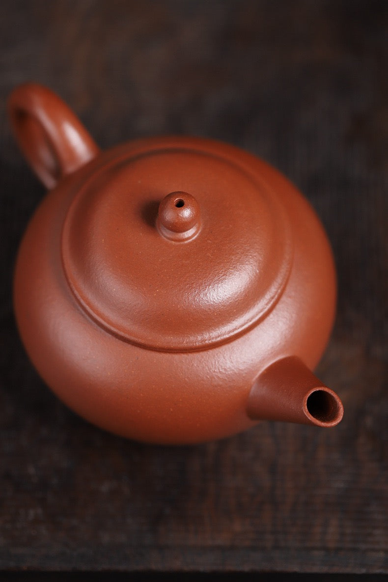 Yixing Jiangpo clay teapot from original mine, named after geographical discovery location