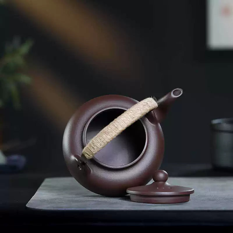 Large capacity Yixing purple clay tea brewing pot, 1050ml for family sharing