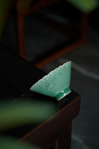 Longquan Celadon Embossed Cloud Patterns Tea Cup