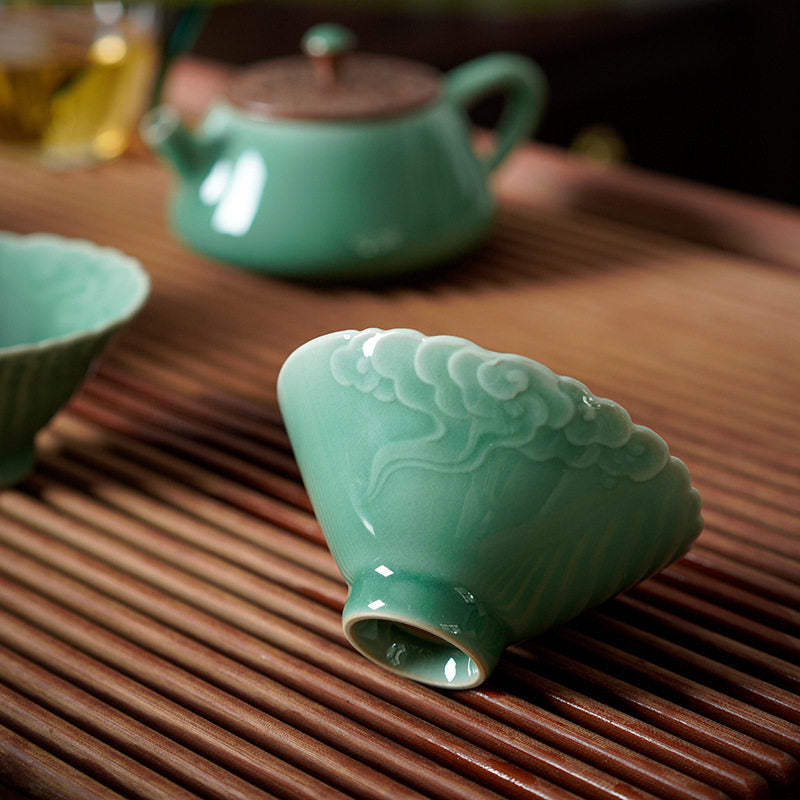 Longquan Celadon Embossed Cloud Patterns Tea Cup