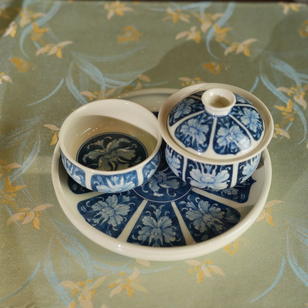 Antique-Style Blue And White Porcelain Hand-Painted Peony Tea Tray