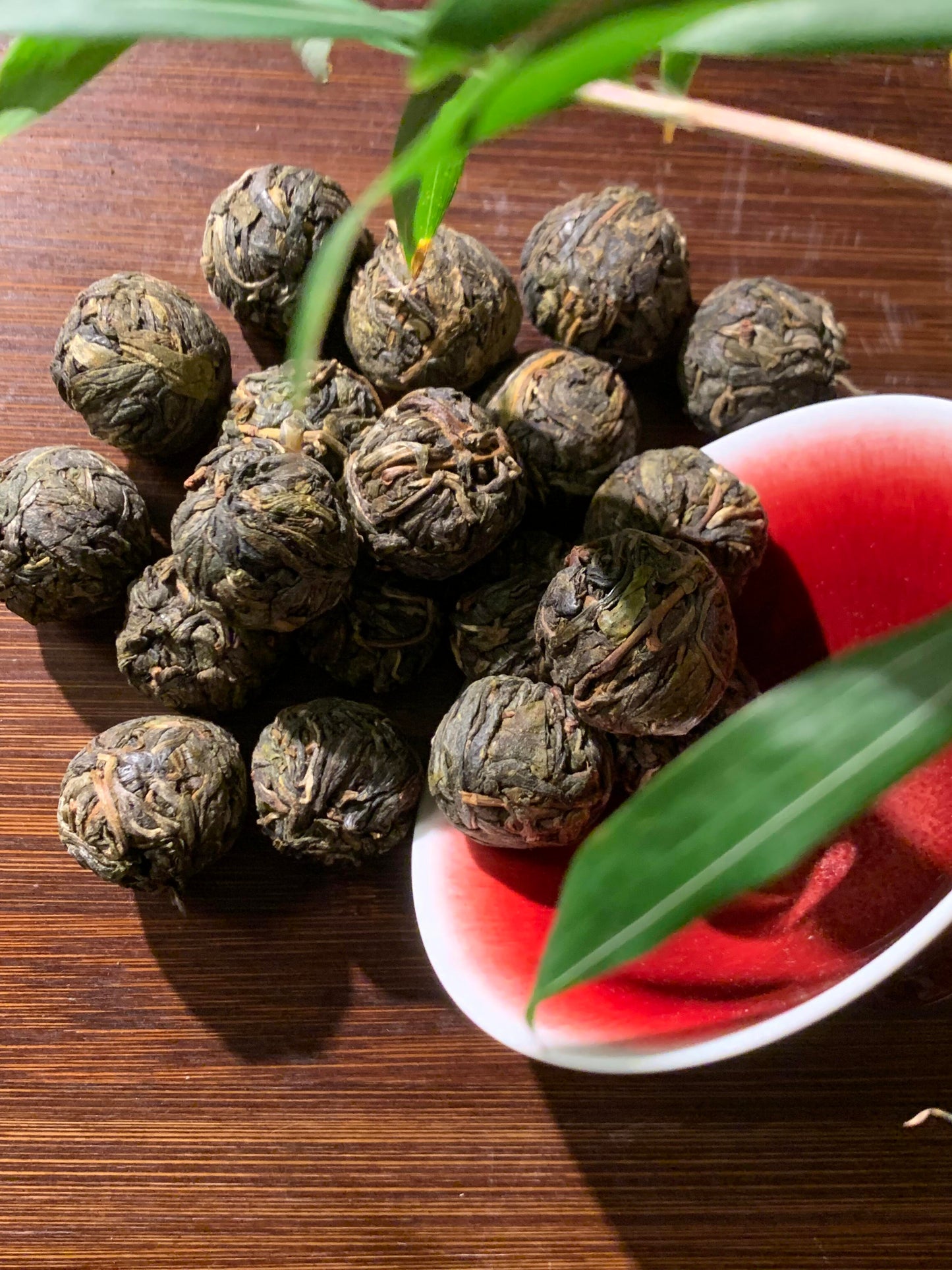 2015 Roher Pu-erh „Bingdao“ Drachenperlen-Tee