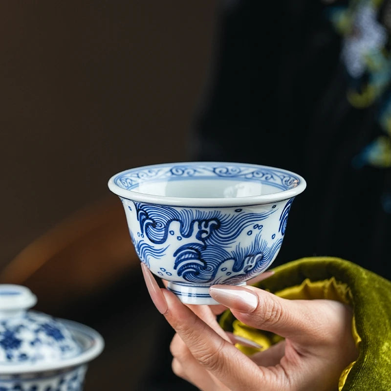 Jingdezhen Hand-Painted Ming-Style Blue-and-White Wave Pattern Gaiwan 140ml