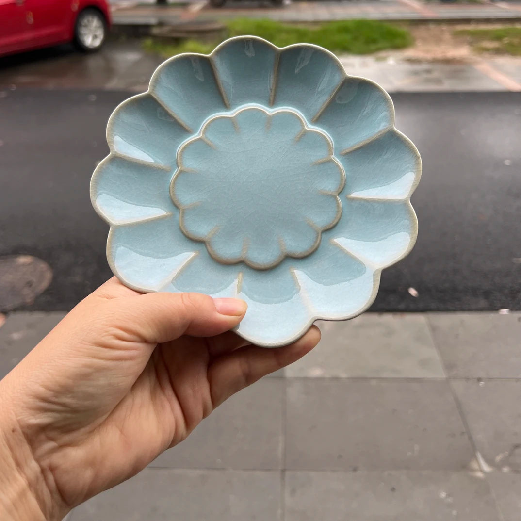 Sonnenblumen-Rand Hellblaue Ru-Porzellan-Untertasse für Teetasse des Gastgebers