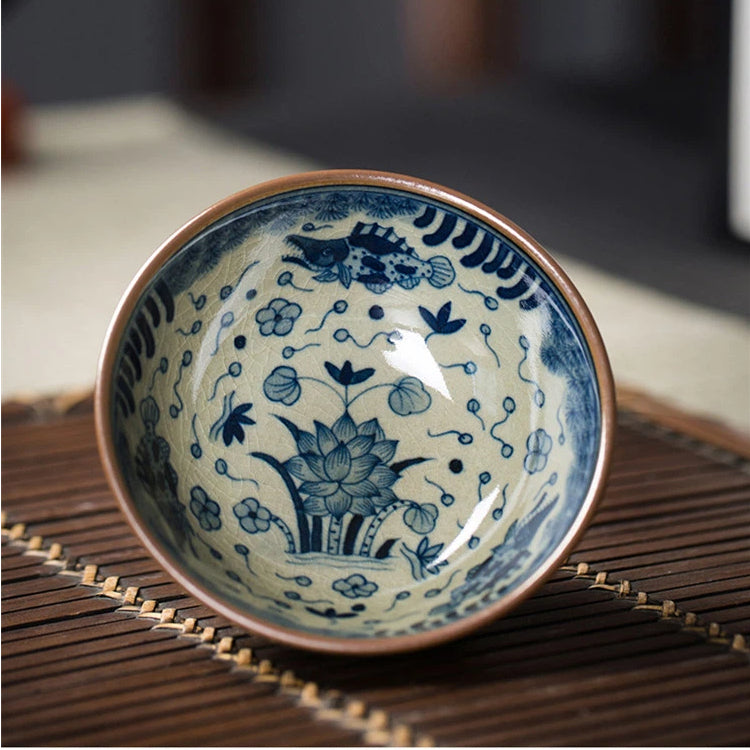 Blue and White Porcelain Underglaze Hand-Painted Fish and Aquatic Plant Design Teacup 80ml
